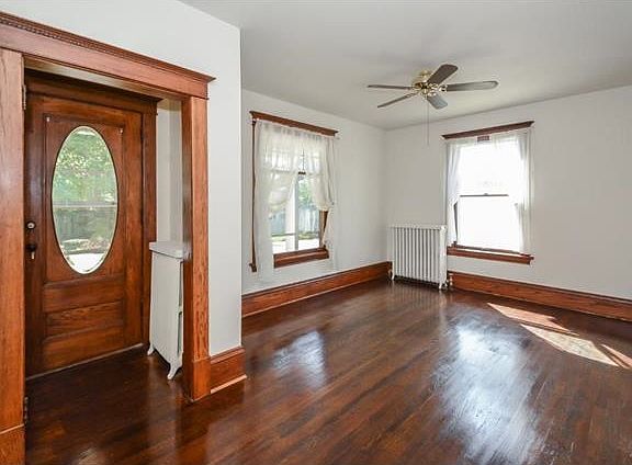 2nd image of 619 Aldine St