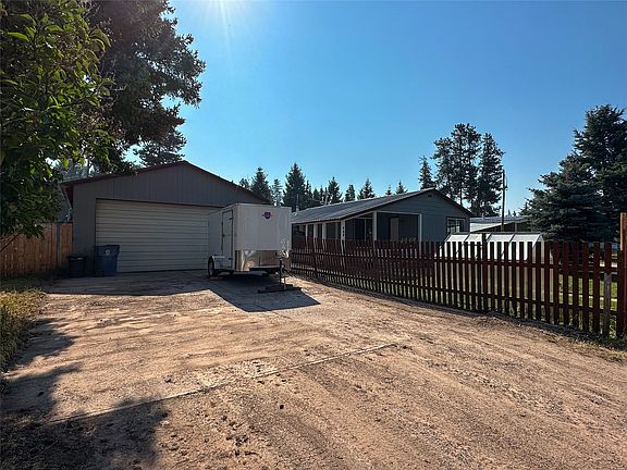 2nd image of 644 Spruce Dr