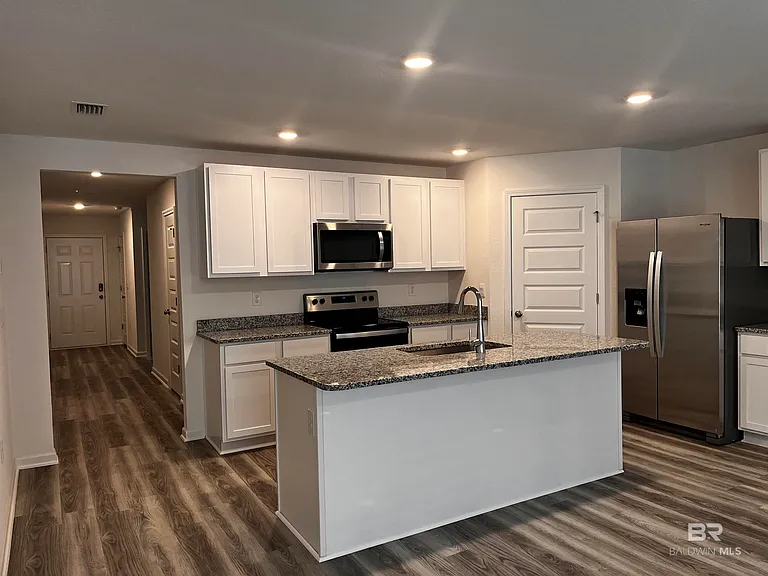 7047 Camp St — Photo 4
