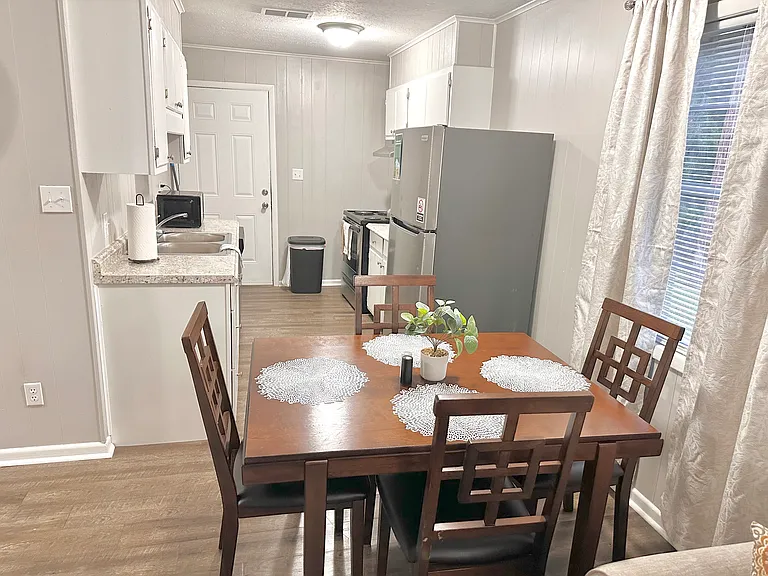 200 Catherine St #13C — Photo 12
