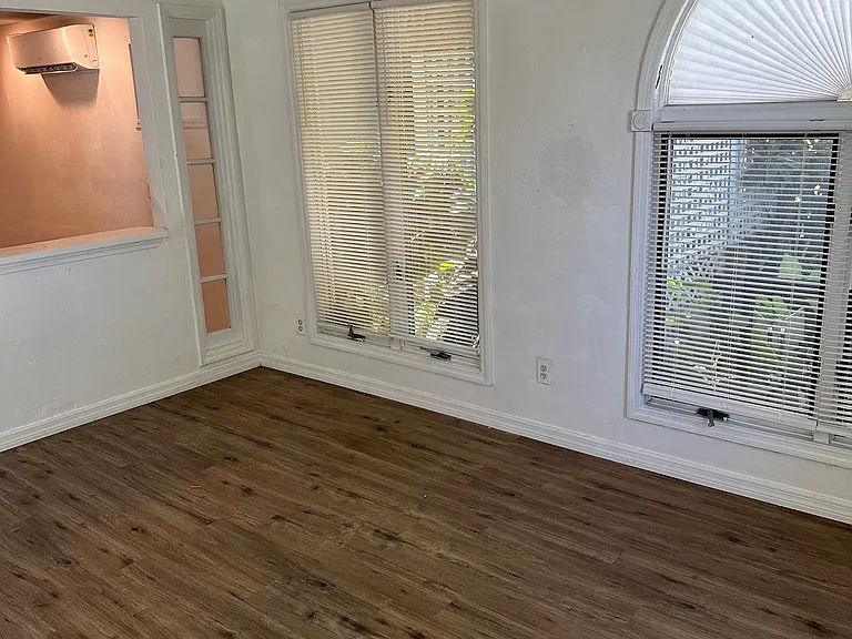 324 S Segrave St #1 — Photo 5