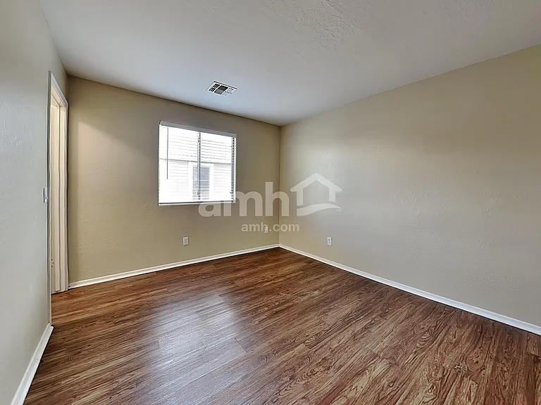 206 S 151st Ave — Photo 21