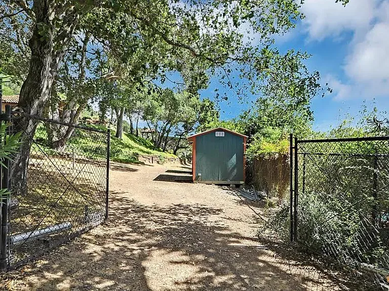 16001 Glen Una Dr — Photo 11
