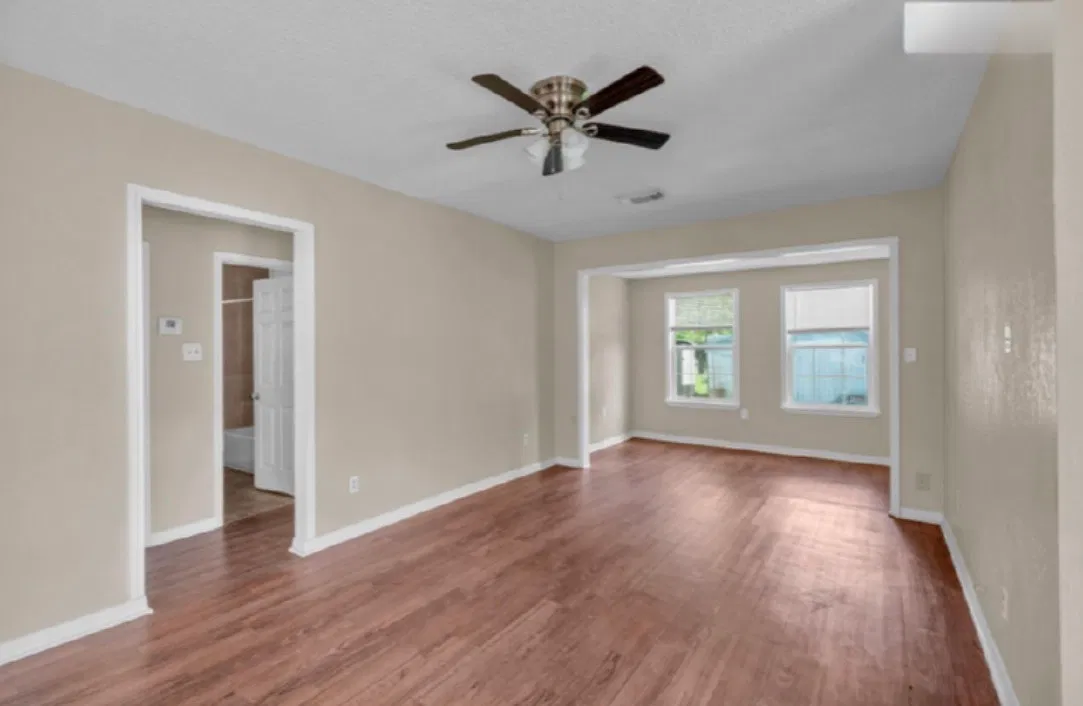 2 bed, 932 sqft, $1,350 — Photo 4