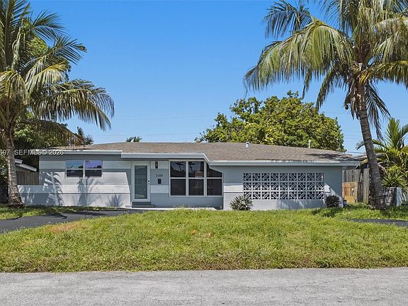 3rd image of 2250 Gulfstream Dr