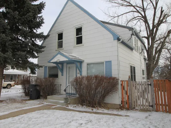 101 2nd St SE #1, Stanley, ND 58784