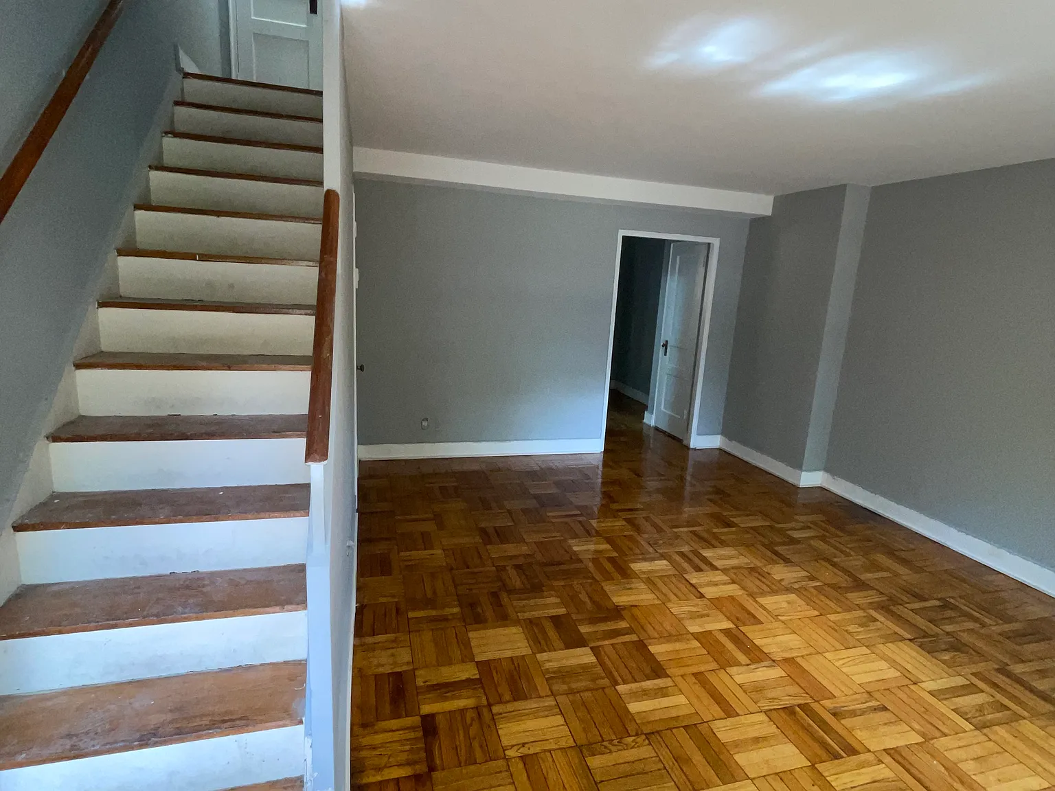 186th Ln, Fresh Meadows — Photo 3