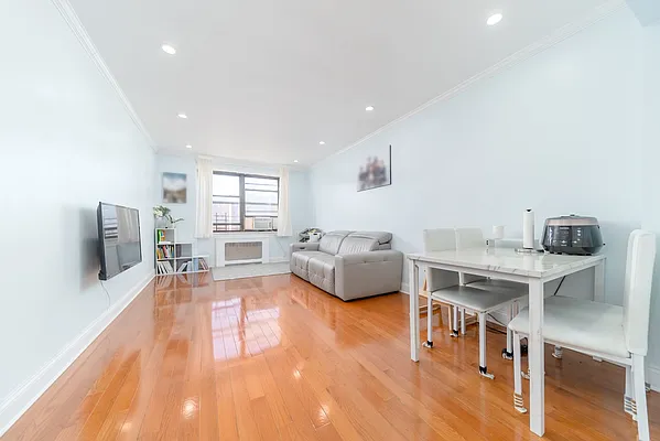 Sold by Chous Realty Group Inc | media 26