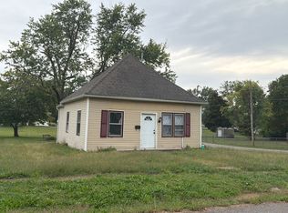 809 W Lexington St, Richmond, MO 64085