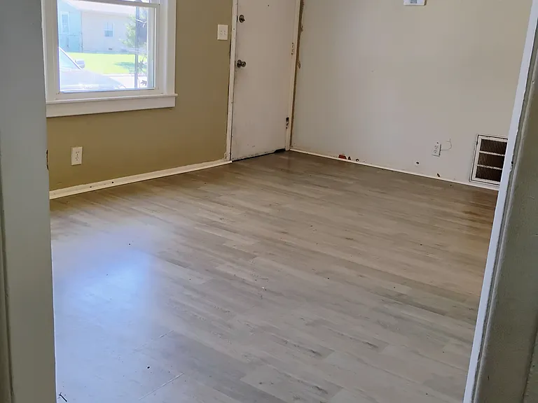 2309 SW 48th St — Photo 13