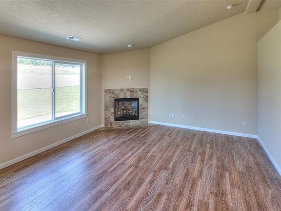 4th image of 5411 Ainsworth Ln