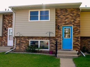 1409 9th Ave NE, Jamestown, ND 58401