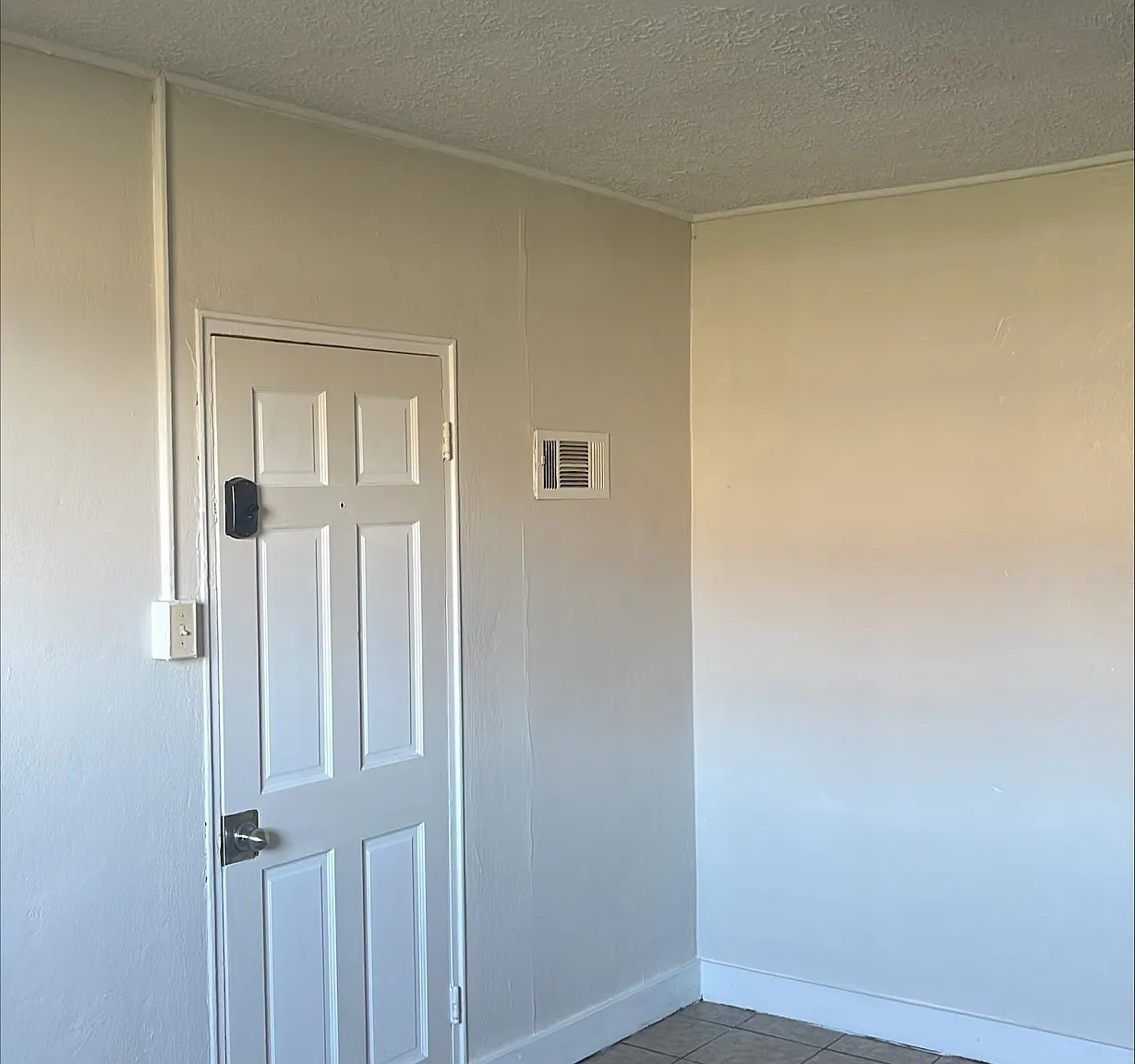 1 bed, 1.0 bath, 600 sqft, $700 — Photo 3