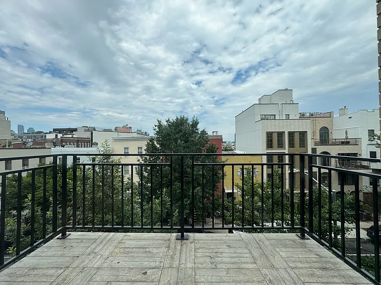 689 Leonard St #3A — Photo 24