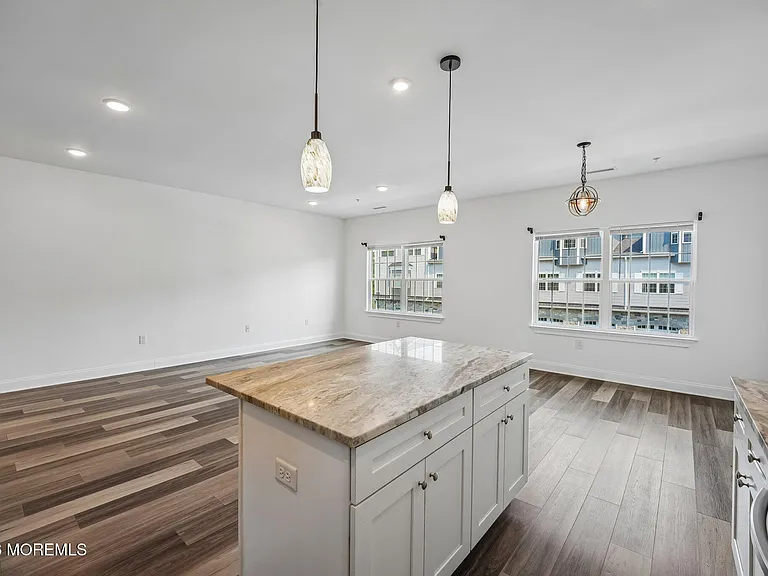 16 Emily Ct — Photo 11