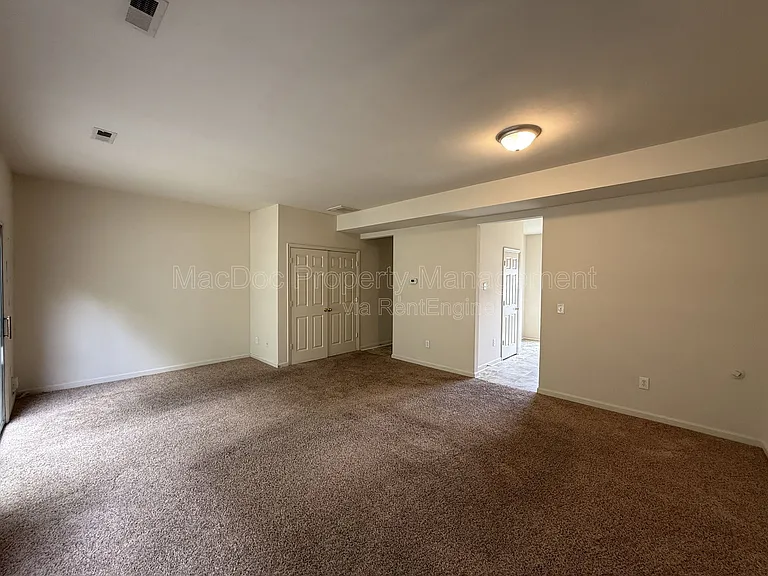 11009 Bevin Dr — Photo 5