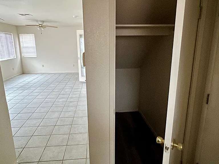 2149 Stormy Creek Ct — Photo 8