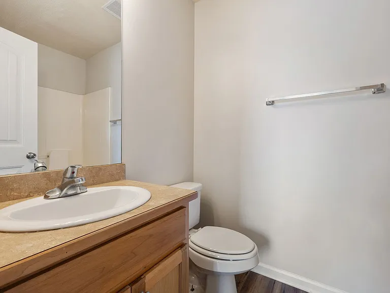 Beautiful 2bedroom 2.5 bath Townhome — Photo 18