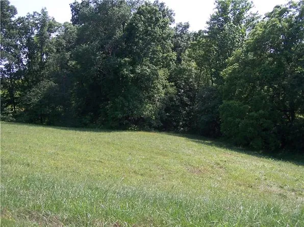 2025 Hickory Dr, Springfield, TN 37172