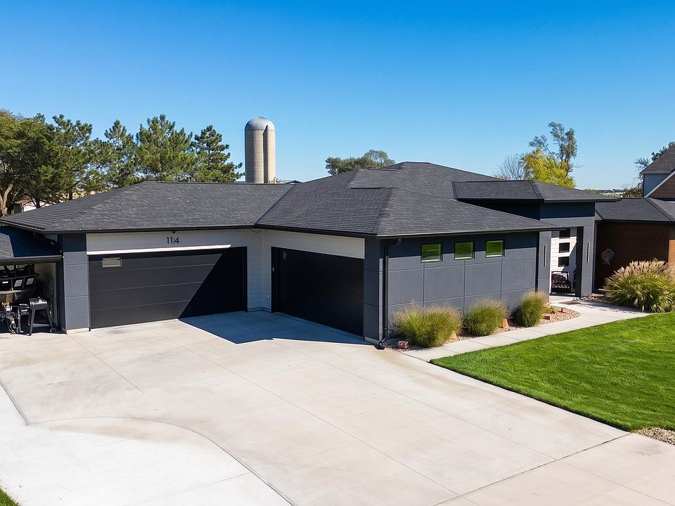 1st image of 114 Bennett Dr