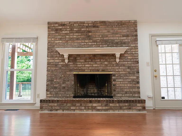 140 Thomas Dr — Photo 20
