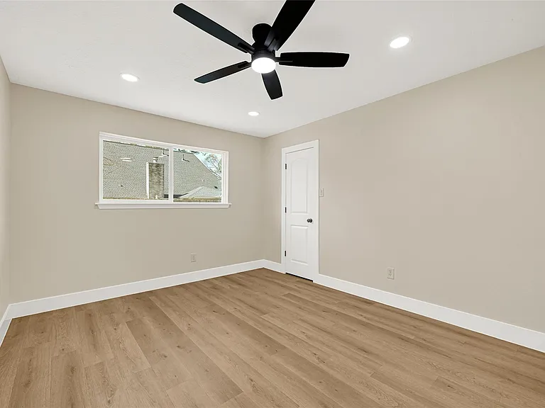 3203 Falling Brook Dr — Photo 25