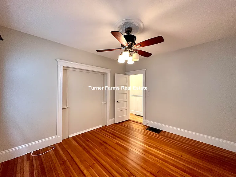30 Roseclair St — Photo 16