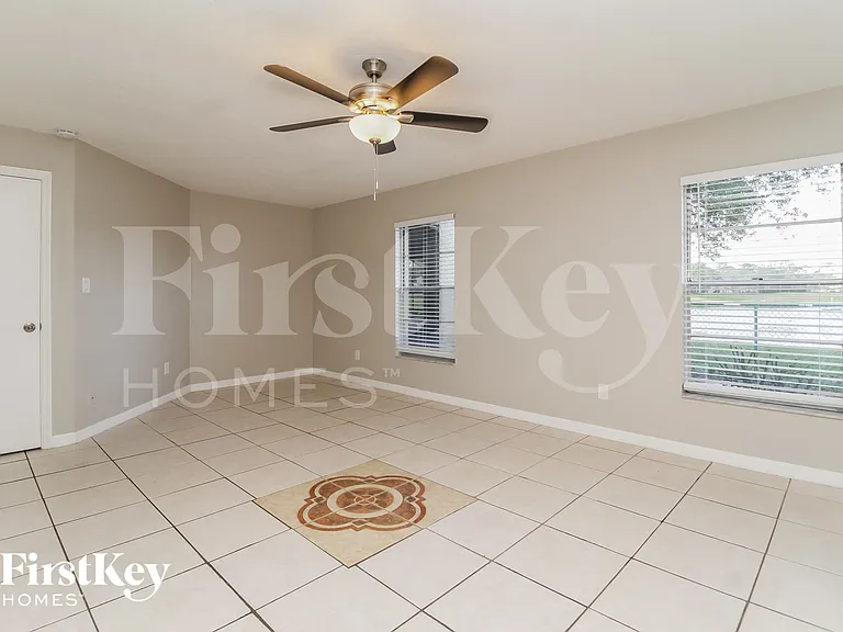 372 Fairgreen Pl — Photo 8