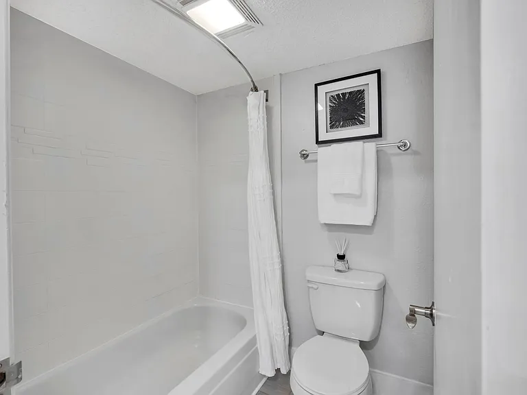 TRELLIS DURHAM RTP Apartments — Photo 11