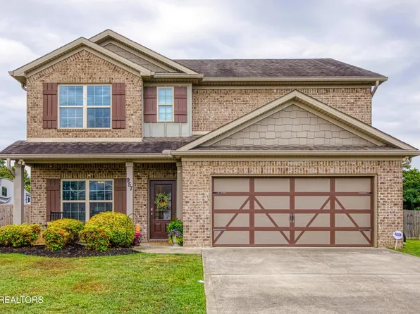 957 W Glenview Dr, Lenoir City, TN 37771