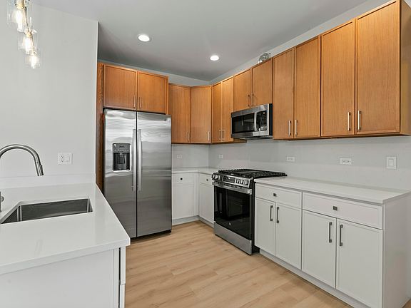 2nd image of 432 S Maple Ave #202