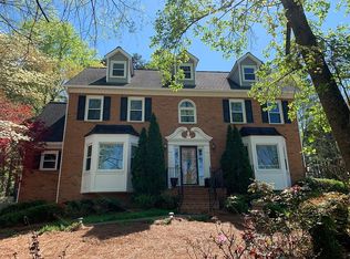 22 Oakwood Hills Dr, Suwanee, GA 30024