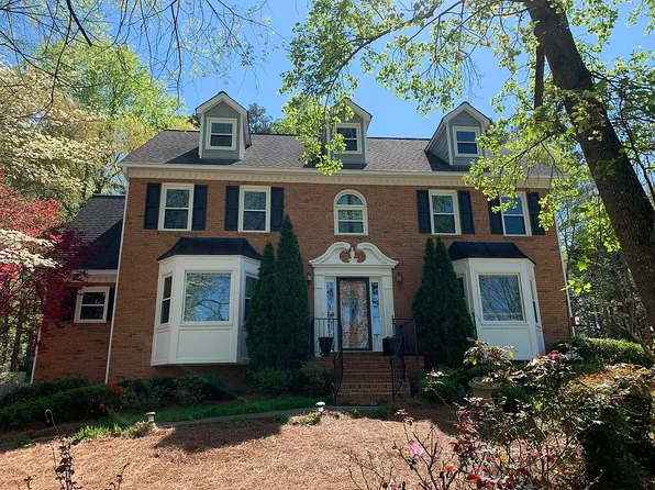 22 Oakwood Hills Dr, Suwanee, GA 30024