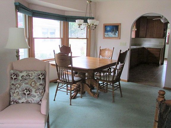5th image of 4677 Tolland Ave