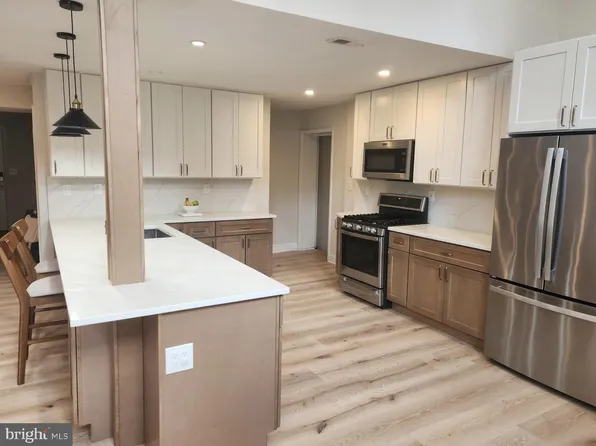 8421 W Grove Rd, Ellicott City, MD 21043