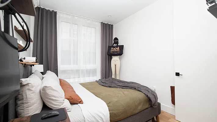 Rented by Nooklyn NYC LLC | media 10