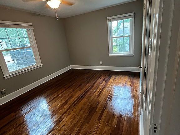5th image of 1912 Colonial Ave