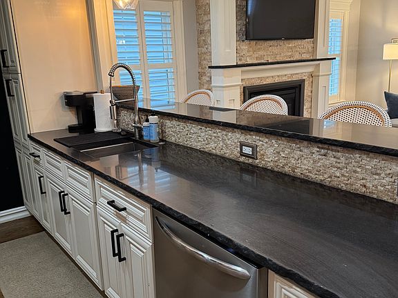 2nd image of 720 E 2nd St #1