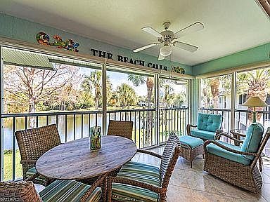 Lanai w. sliding glass doors