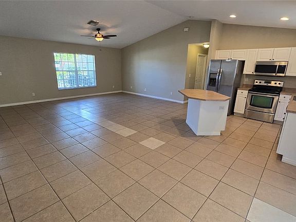 2nd image of 3322 Oasis Blvd