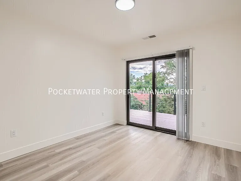 3595 Darley Ave — Photo 20