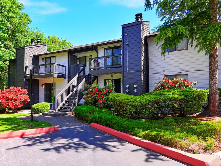 Woodlake Apartments — Photo 5