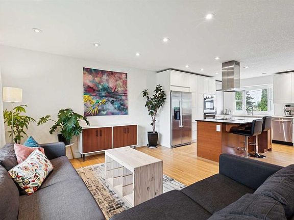 3rd image of 5008 Norquay Dr NW