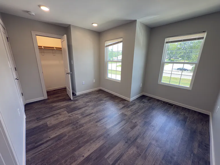 2985 N State Highway 7 — Photo 22
