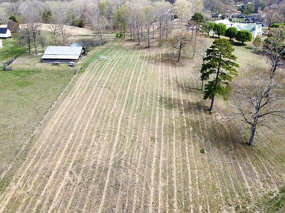 3rd image of 1353 Davis Ferry Rd