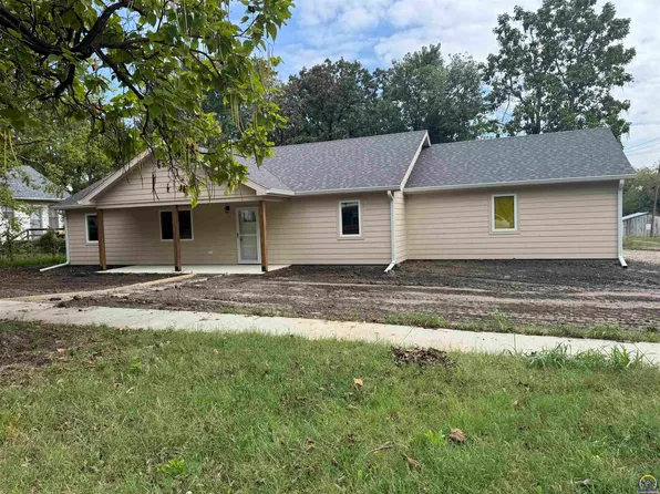 506 Grand Ave, Alma, KS 66401