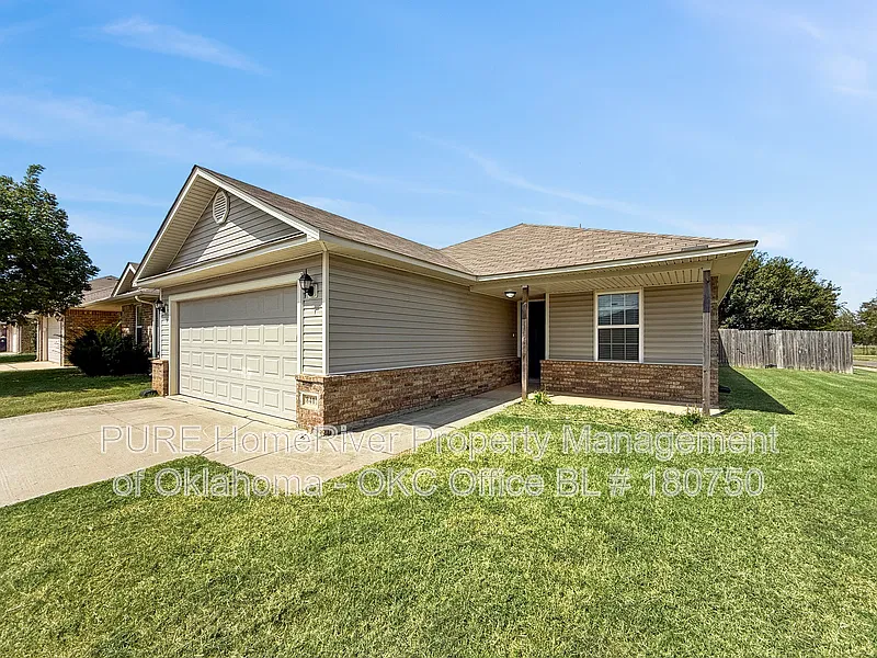 4 bed, 2.0 bath, 1744 sqft, $1,625 — Photo 1