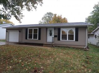 1035 N Wood St, Shelbyville, IL 62565