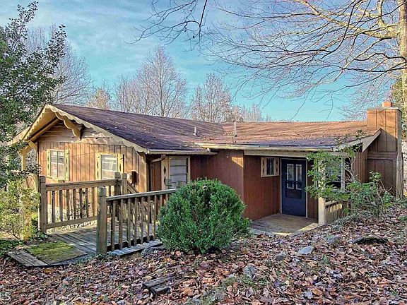 5th image of 403 Honey Bear Ln