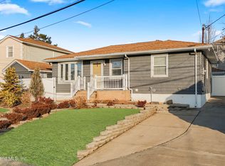 951 Sinclair Ave, Staten Island, NY 10309